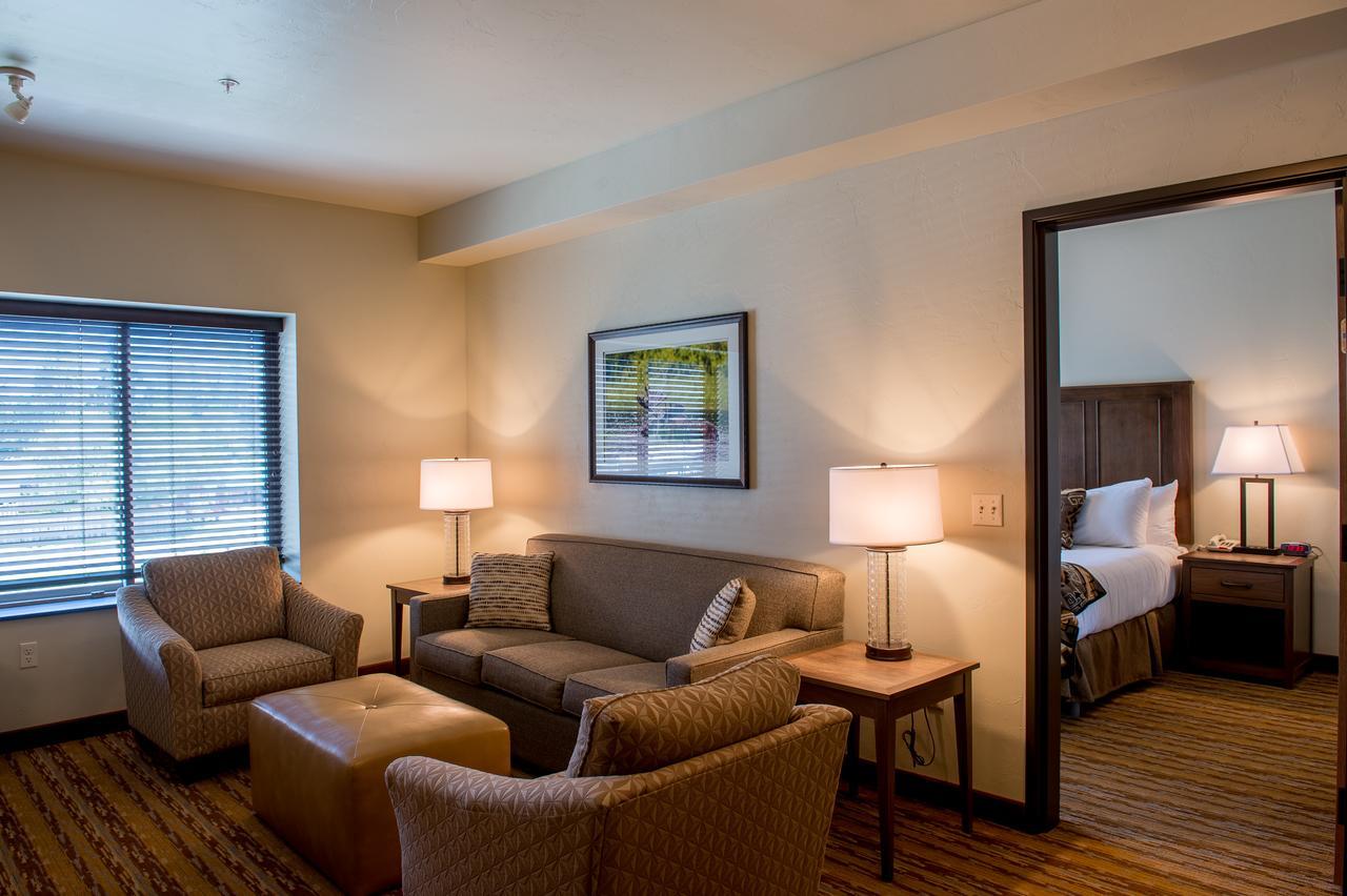 Cedar Creek Lodge & Conference Center Columbia Falls Eksteriør billede